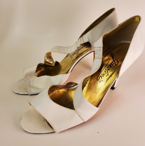 Vintage Glam 70s Open Toed Heels with Angular Strap - Picture 12 of 15